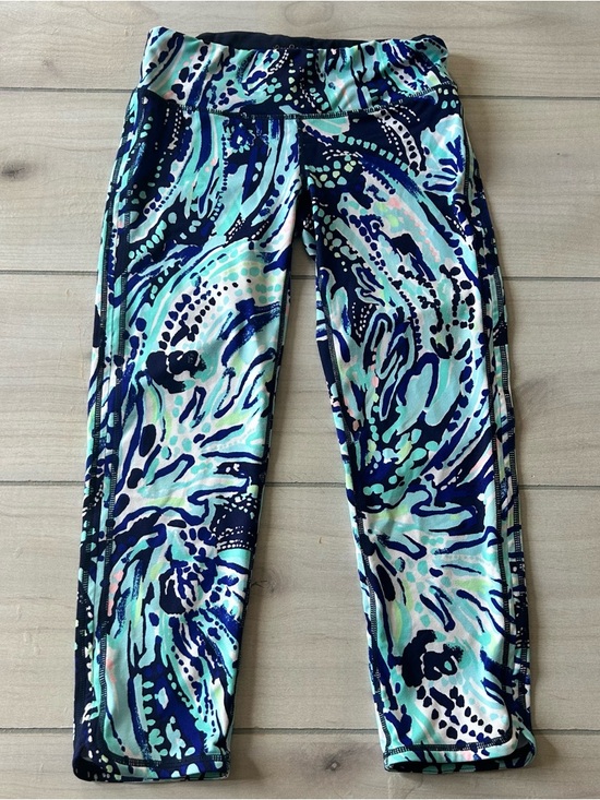 Lilly Pulitzer Pants - Lilly Pulitzer Luxletic Blue Coral Print 21" Cropped Activewear Leggings